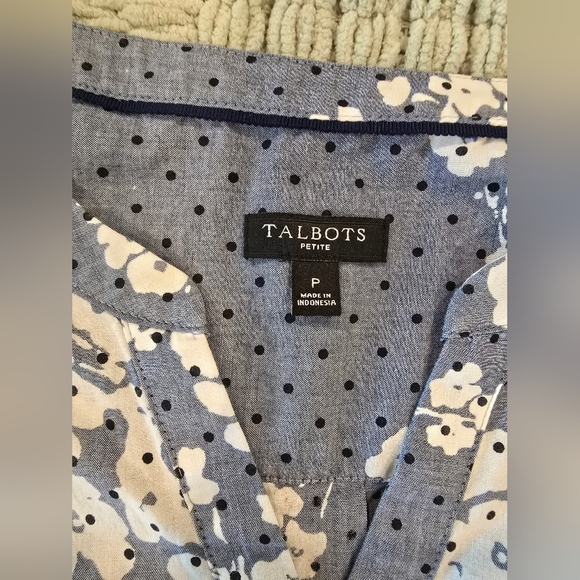 Talbots Petites Women's Top Floral Blue Long Sleeve Blouse Size P - Picture 3 of 8